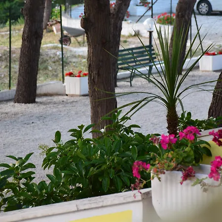 Argeste Club Vacanze Aparthotel 3*